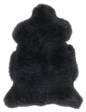 Patagonian Sheepskin Hide in Graphite